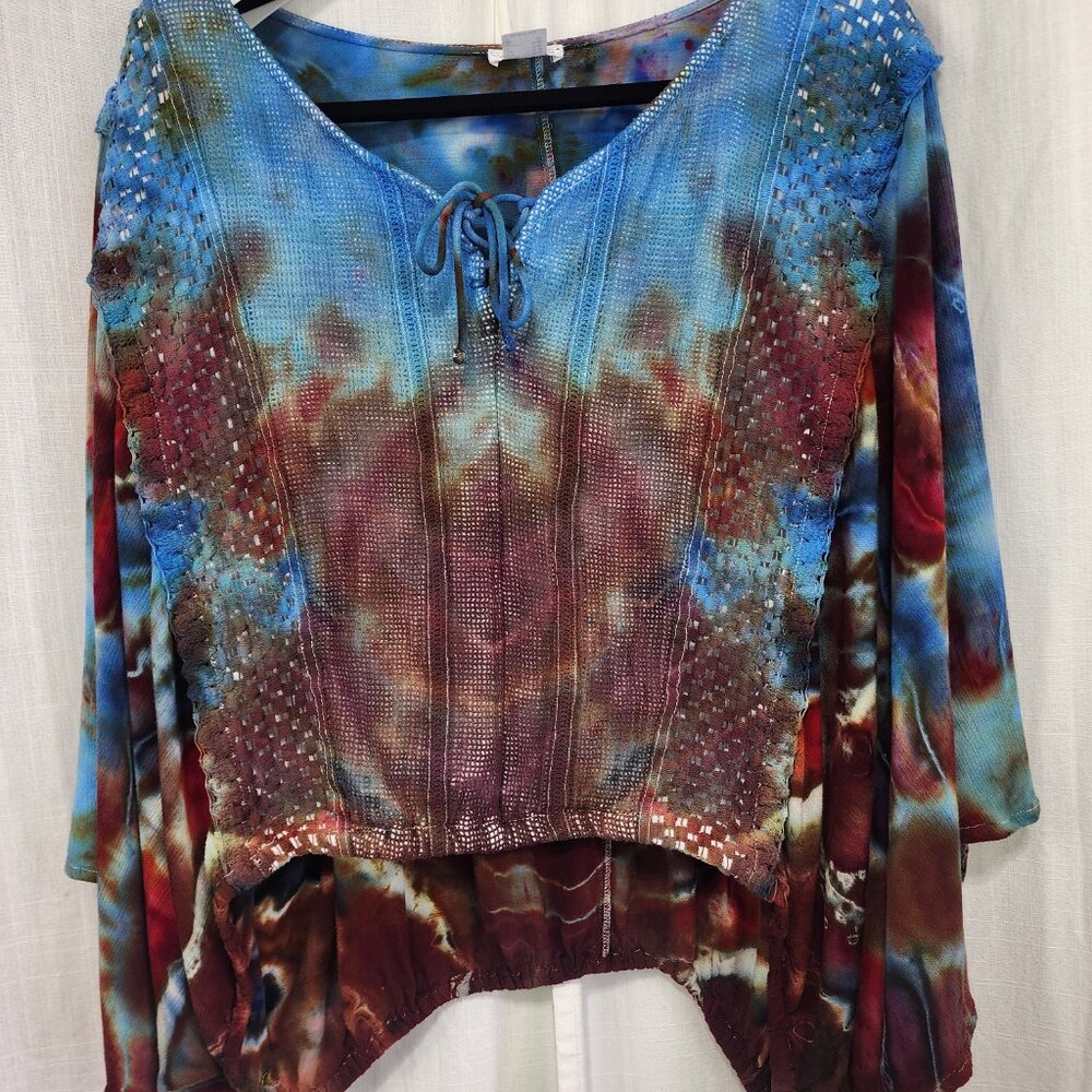 Oregon Rain Tie Dyed Batwing Cardigan in Reds, Blues, and Earth Tones | 1X - Picture 3 of 9